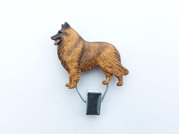 Handbemalter Startnummern-Clip mit Belgischem Schäferhund Tervueren