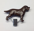 Handbemalter Startnummern-Clip mit Labrador chocolate