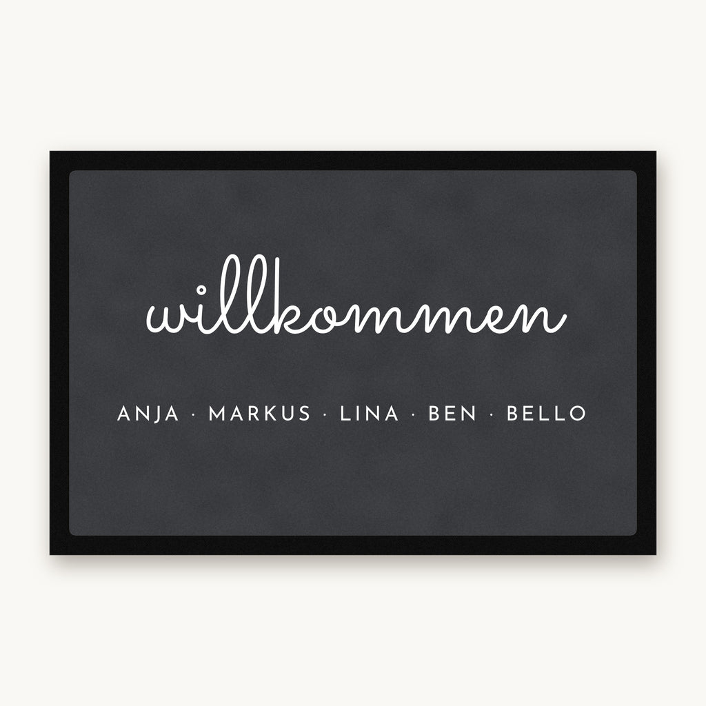 Schlichte Fußmatte „willkommen“ mit den Namen Anja, Markus, Lina, Ben und Bello, Mattenfarbe Anthrazit