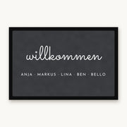 Schlichte Fußmatte „willkommen“ mit den Namen Anja, Markus, Lina, Ben und Bello, Mattenfarbe Anthrazit