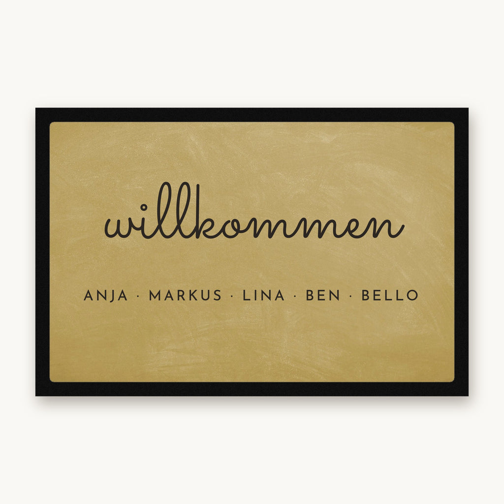 Schlichte Fußmatte „willkommen“ mit den Namen Anja, Markus, Lina, Ben und Bello, Mattenfarbe Beige