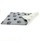 ProFleece Hundedecke grau mit schwarzen Pfoten - rutschfest-tierisch-tolle-geschenke