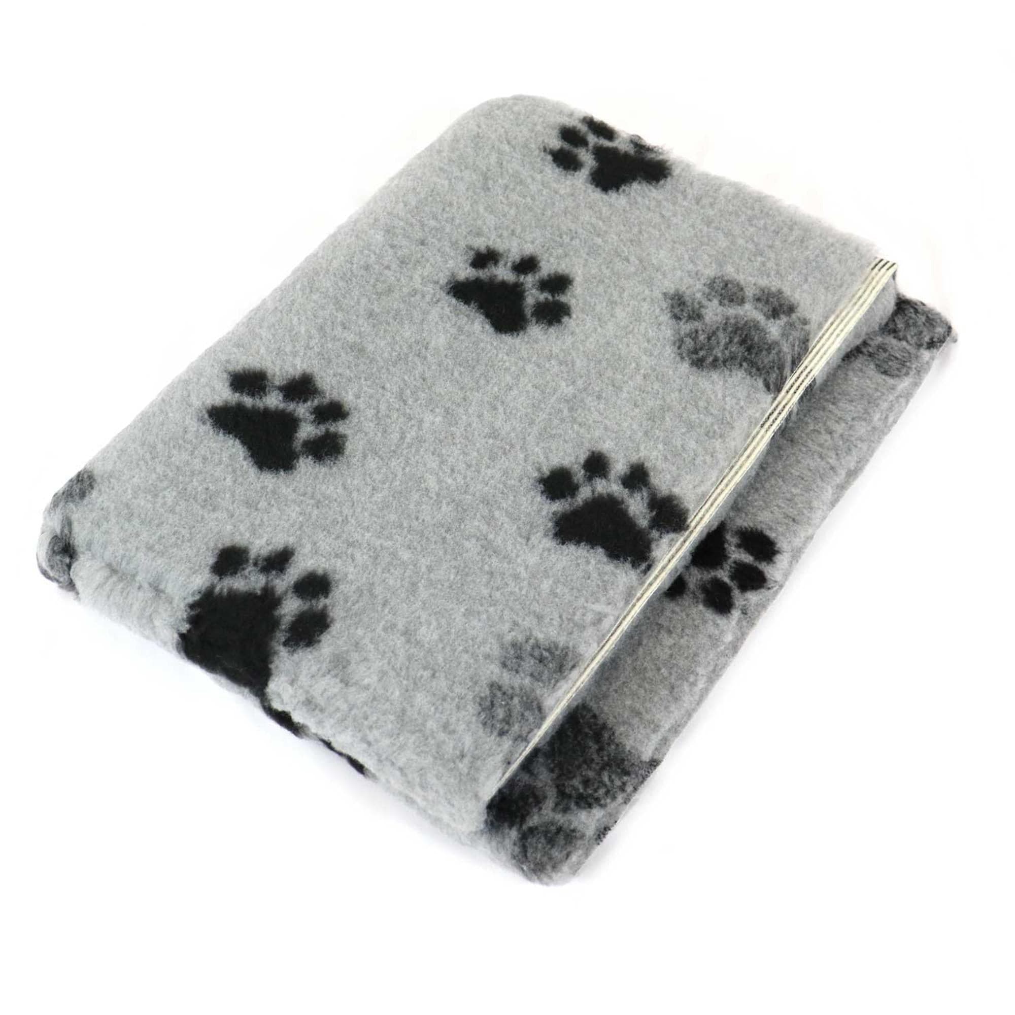 ProFleece Hundedecke grau mit schwarzen Pfoten - rutschfest-tierisch-tolle-geschenke