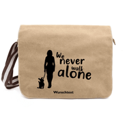 Canvas Messenger Bag in Sahara mit dem Motiv Never Walk Alone