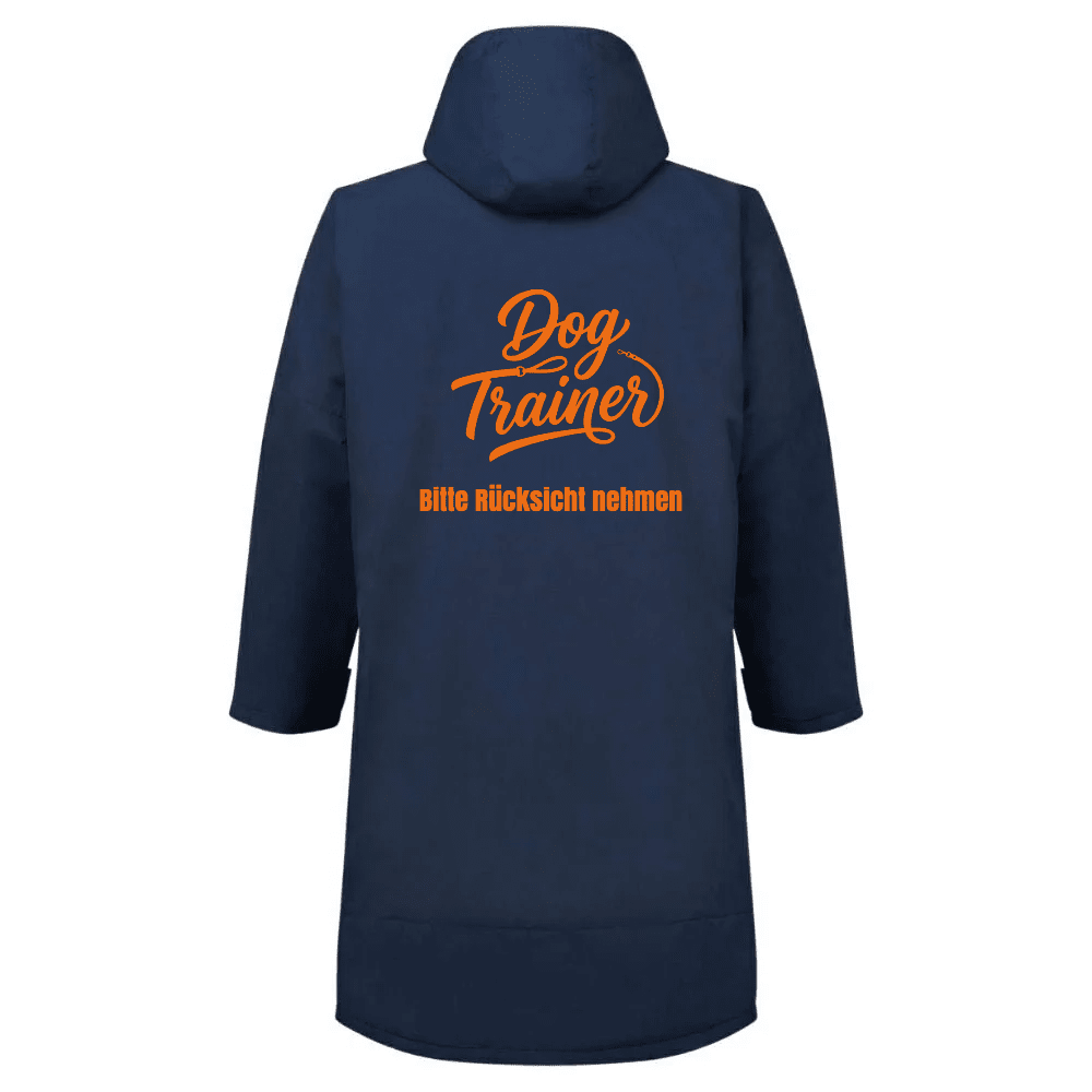 Wetterfester Hundetrainer Mantel im Training