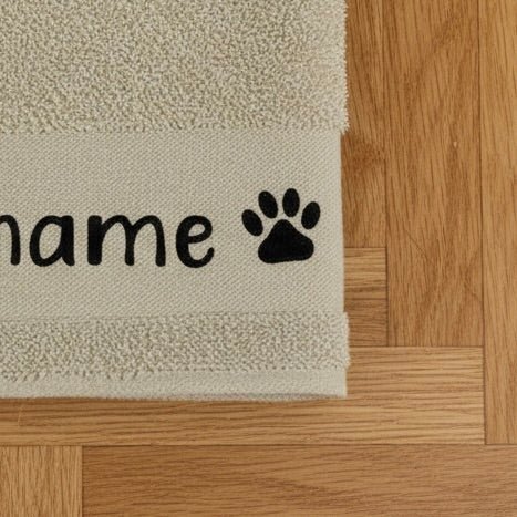 Hundehandtuch personalisiert (100 × 50 cm) – 100% Baumwolle, mit Name & Pfote