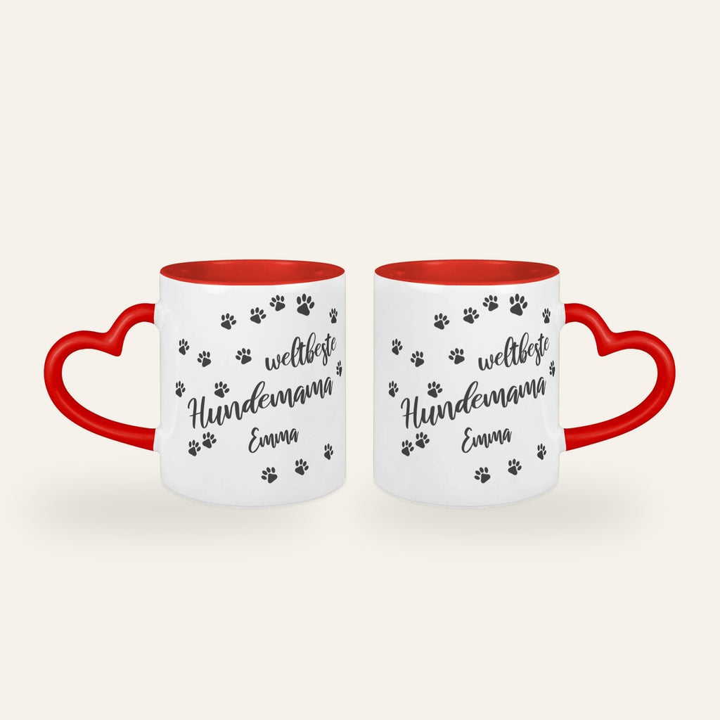 Weiße Tasse mit rotem Herzhenkel, dem Spruch Weltbeste Hundemama, Pfotenspuren und dem Namen Emma, Ansicht beider Seiten