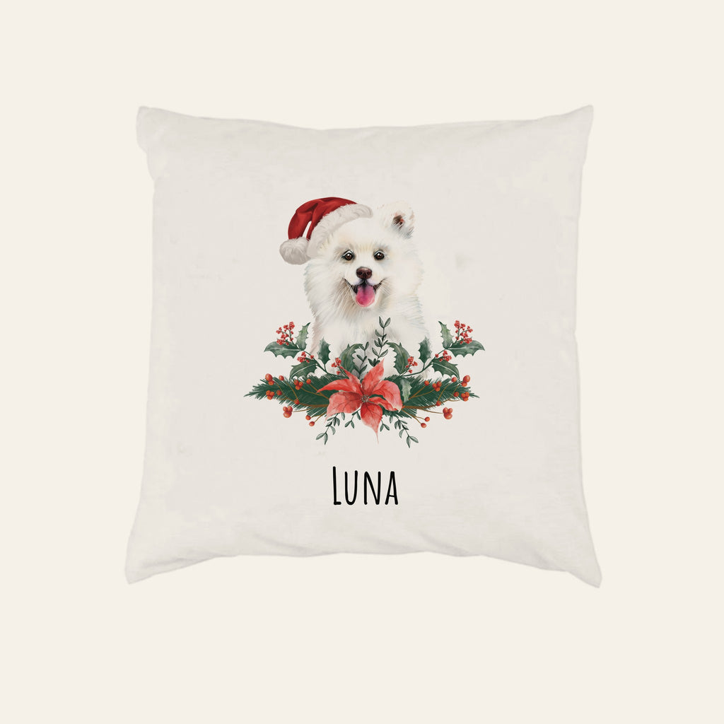 Weihnachtskissen mit weißem Samojeden mit Weihnachtsmütze und dem Namen Luna