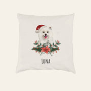 Weihnachtskissen mit weißem Samojeden mit Weihnachtsmütze und dem Namen Luna