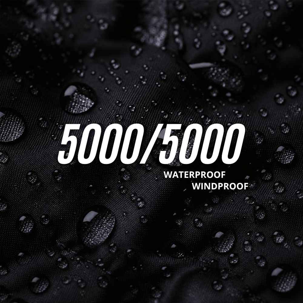 Wassertropfen perlen am Mantelstoff ab – 5000/5000, wasserdicht und winddicht