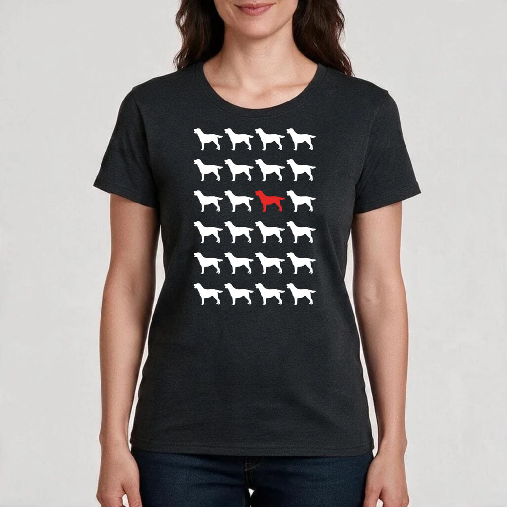 T-Shirt mit Hundemotiv – Rudelmuster mit Ausreißer